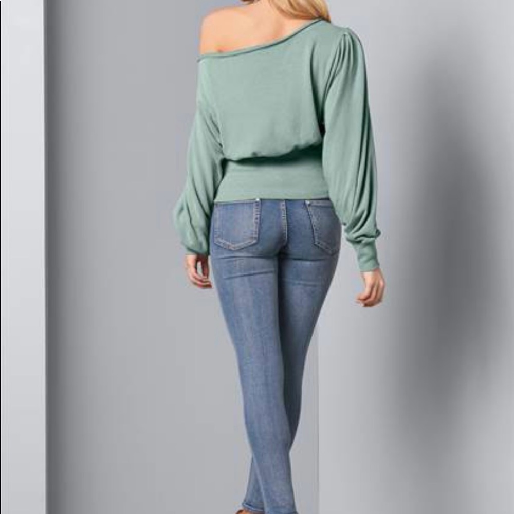 New without tags off shoulder sweater from venus size small. - Picture 4 of 4